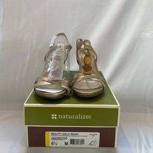 Naturalizer Gold Wash Heels. Never worn!!